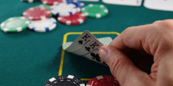 Guida al poker per ottenere la mano vincente